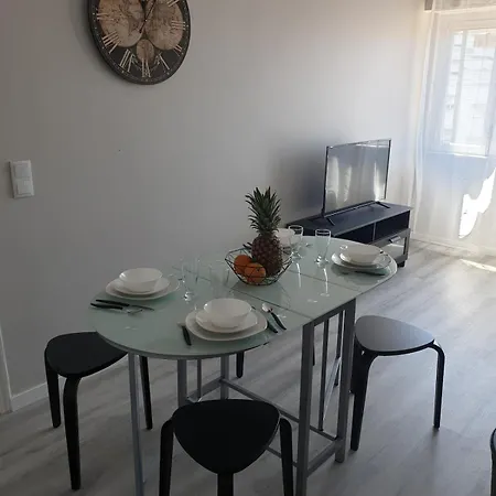 T1 Confortable à Ajuda - Proche Belém, Tram, Bus,centre Appartamento